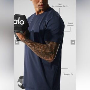 ALO Yoga Conquer Reform Crewneck Short Sleeve in Navy Blue XL